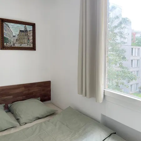 Apartment Nouveau 2p Parisien