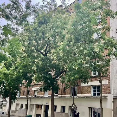 Nouveau 2p Parisien Apartment